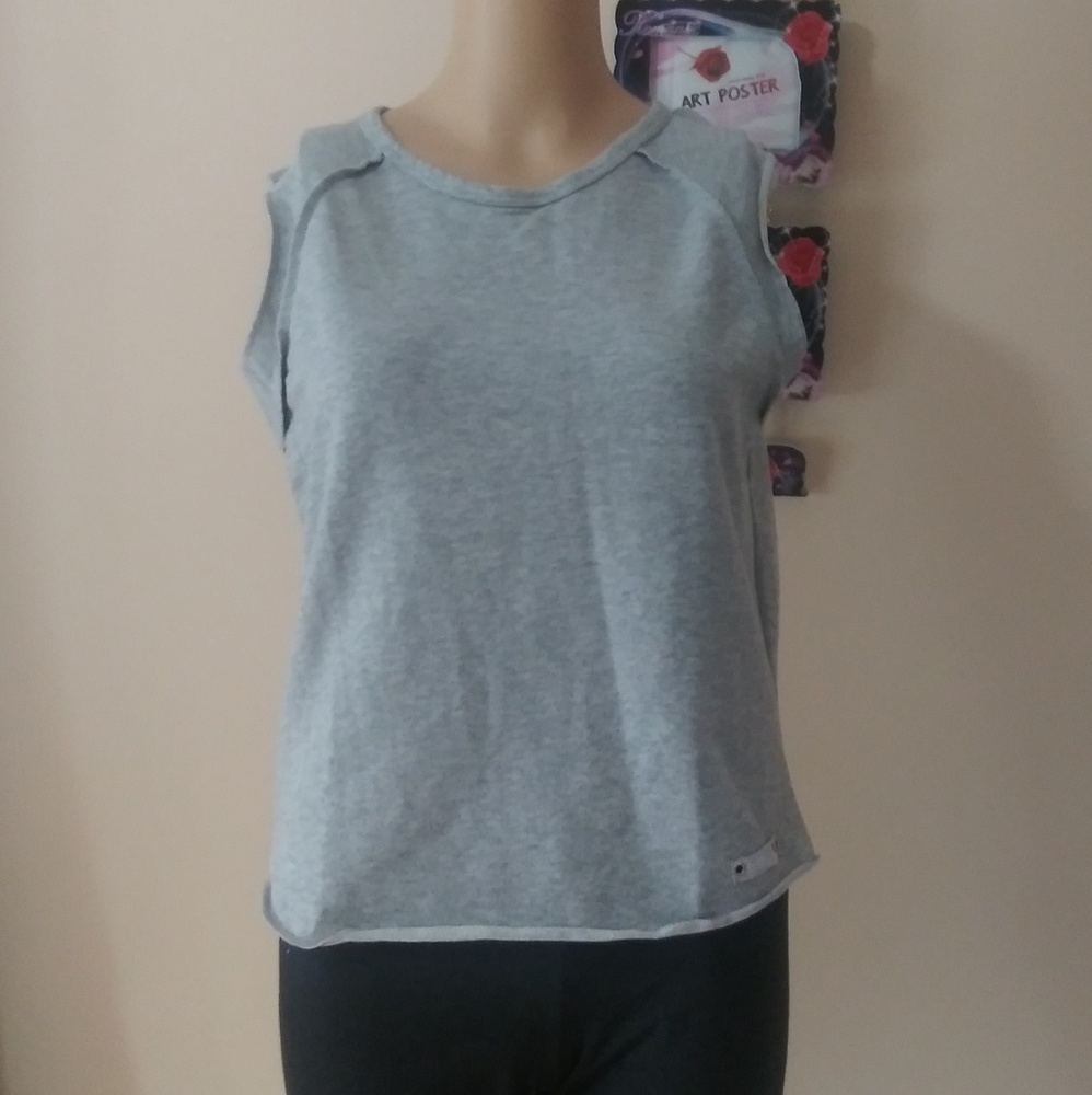 UBU I'll be me Sleeveless Top NWT